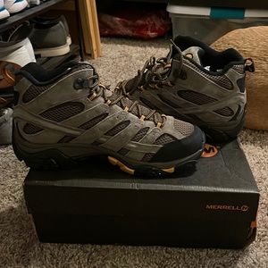 Merrell Moab 2 vent mid hiking boots